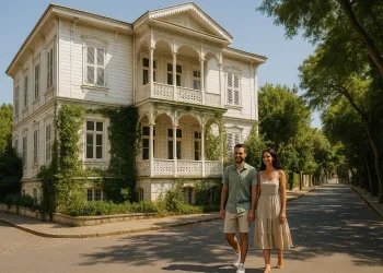 Adım Adım Büyükada: Ziyaret Edilebilecek Tarihi Köşkler ve Yürüyüş Rotası [2025 Haritalı Rehber]