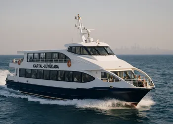 İstanbul'dan Büyükada'ya En Hızlı Nasıl Gidilir? (2025 Rota Karşılaştırması)