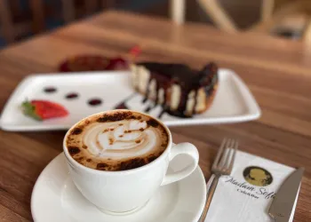 Büyükada Cafe: Madam Sofia Cafe & Bar